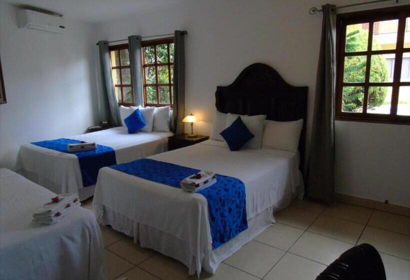 اتاق استاندارد سه نفره, Los Pinos