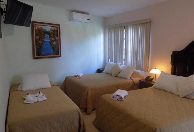 اتاق استاندارد سه نفره, Los Pinos