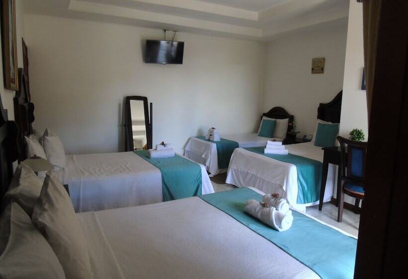 اتاق استاندارد چهار تخته, Los Pinos