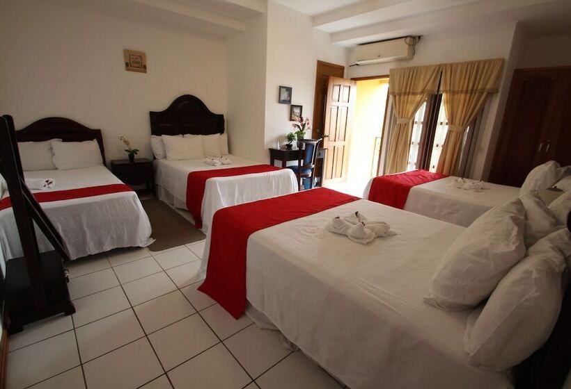 اتاق استاندارد چهار تخته, Los Pinos