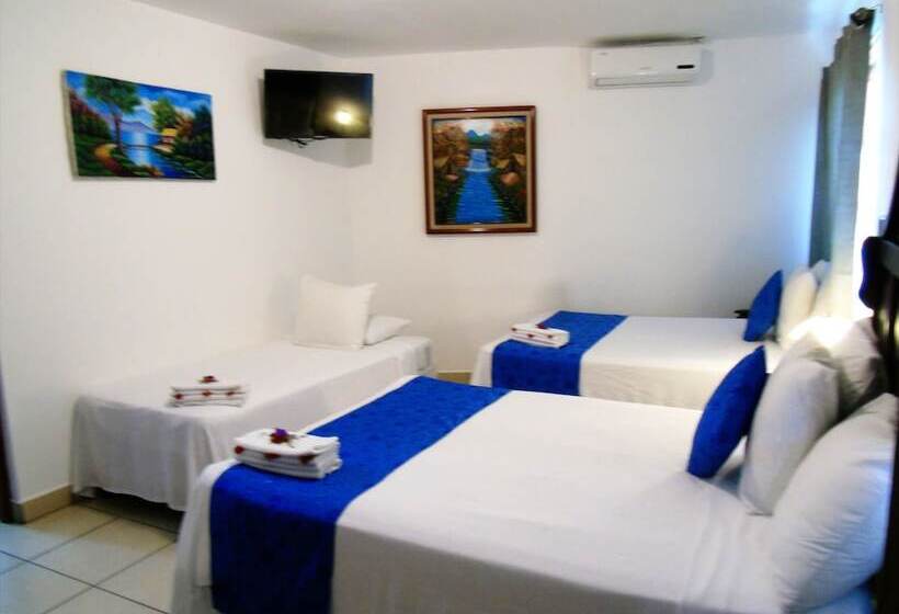 اتاق استاندارد سه نفره, Los Pinos