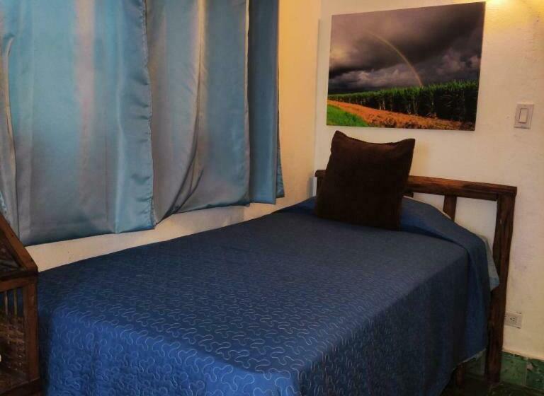 Estudio Estàndard, San Carlos Beach Inn