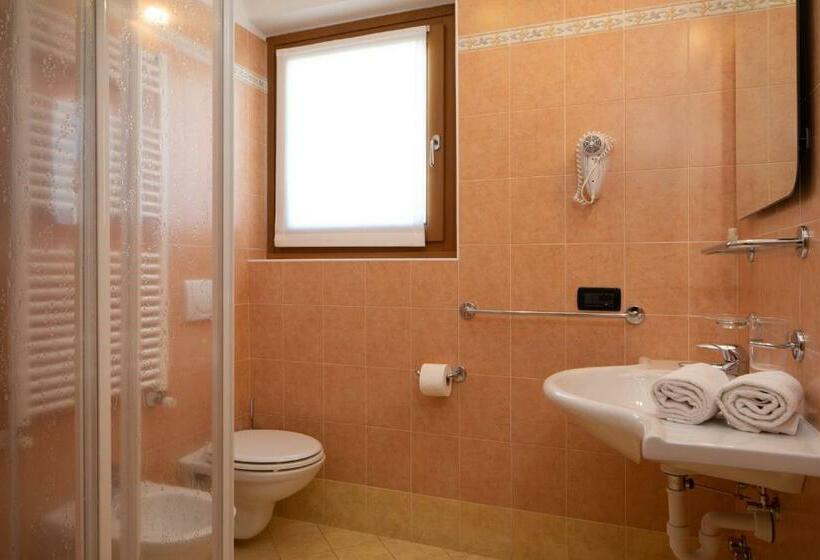 Quarto standart com varanda, Sciatori