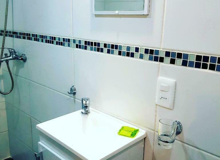 غرفة ديلوكس عائلية, Montevideo Port Hostel