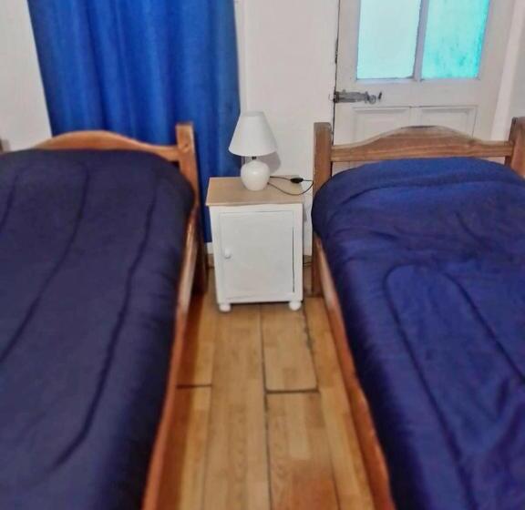 Номер Стандарт Совместная Ванная, Montevideo Port Hostel