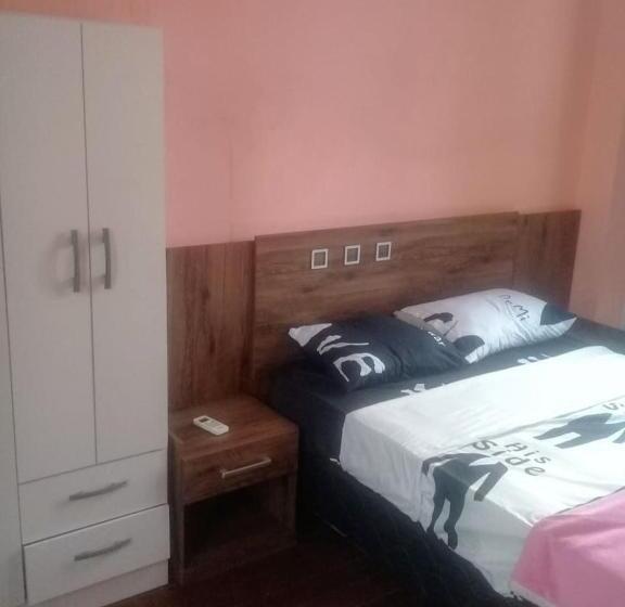 Номер Deluxe с Балконом, Montevideo Port Hostel