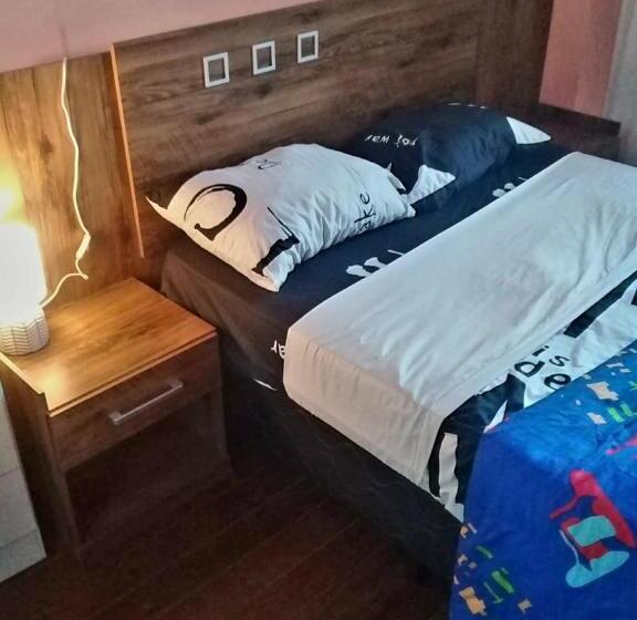 Номер Deluxe с Балконом, Montevideo Port Hostel