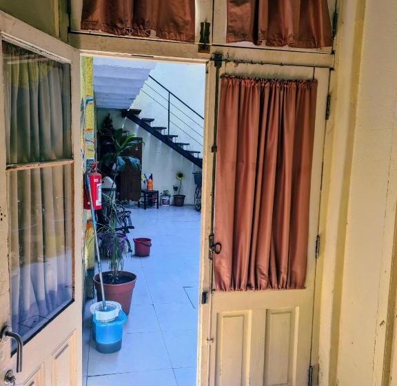 Номер Deluxe, Montevideo Port Hostel