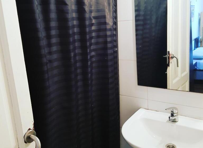 Семейный Номер, Montevideo Port Hostel