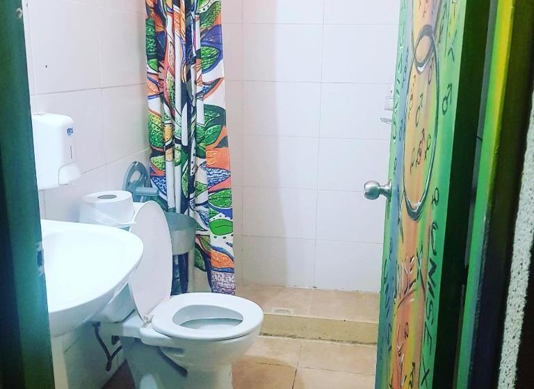 Номер Стандарт Совместная Ванная, Montevideo Port Hostel
