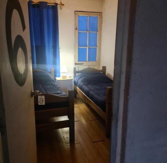 Номер Стандарт Совместная Ванная, Montevideo Port Hostel