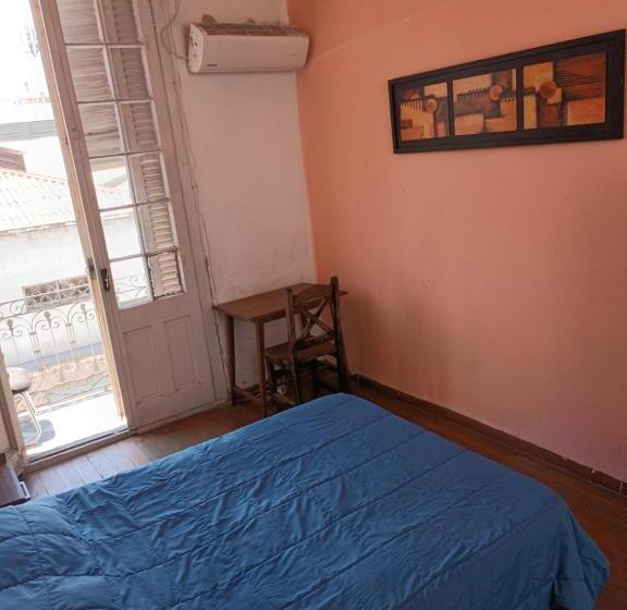 带阳台的豪华间, Montevideo Port Hostel