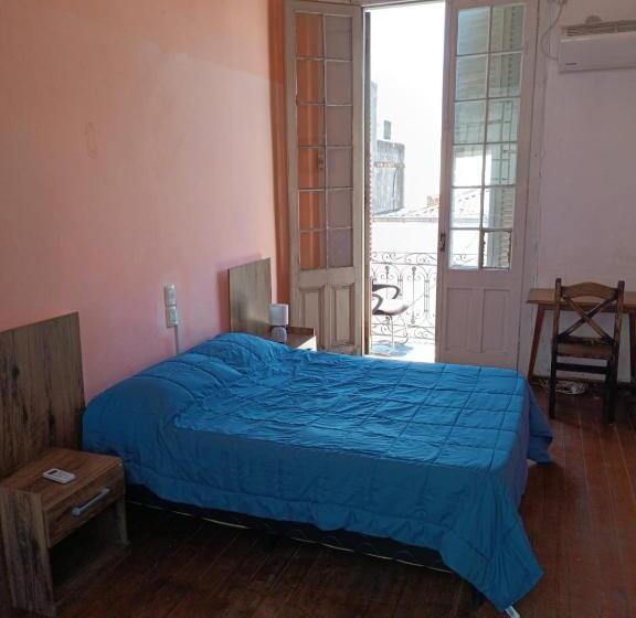 Номер Deluxe с Балконом, Montevideo Port Hostel