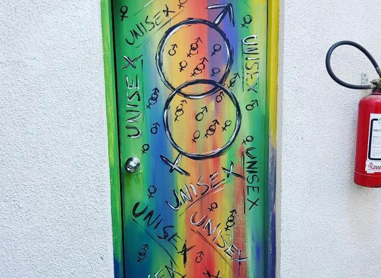 带阳台的豪华间, Montevideo Port Hostel