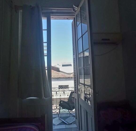 غرفة إقتصادية, Montevideo Port Hostel