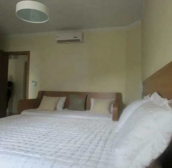 سوییت, Tacuru Hotel Boutique