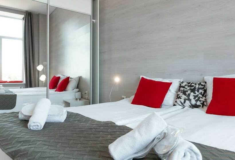 آپارتمان 1 خوابه اینتریور, Stories Hub