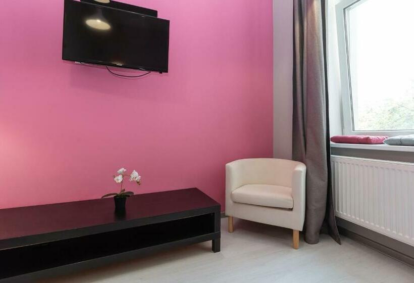 آپارتمان 1 خوابه, Stories Hub