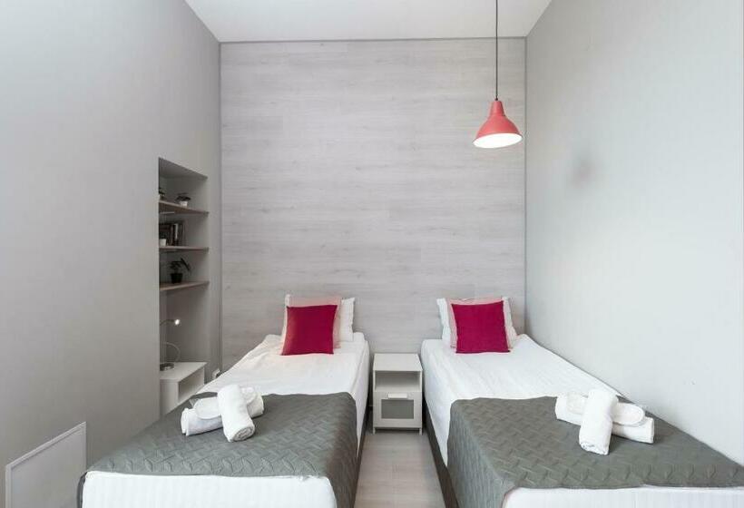 آپارتمان 1 خوابه, Stories Hub