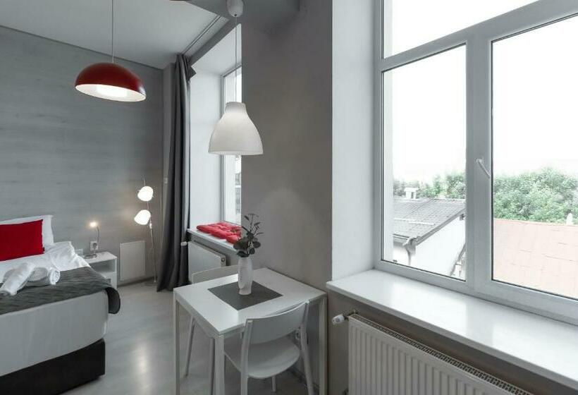 استودیوی استاندارد, Stories Hub