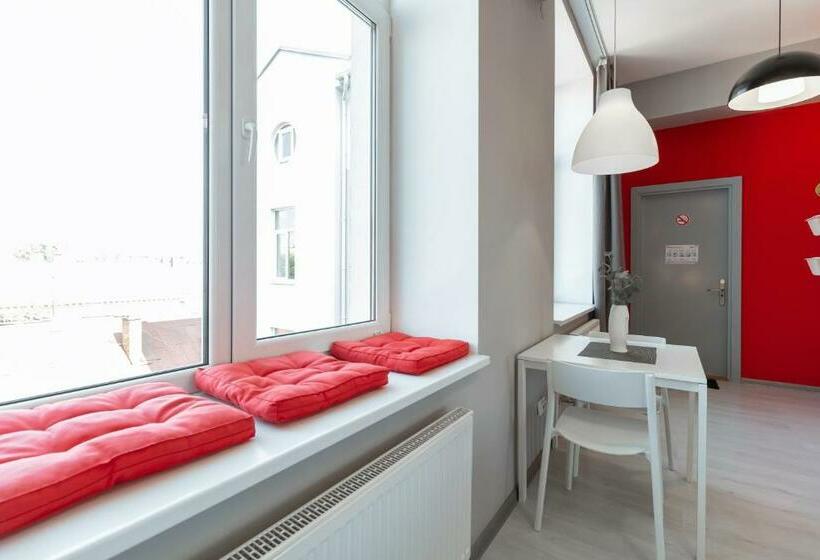 استودیوی استاندارد, Stories Hub