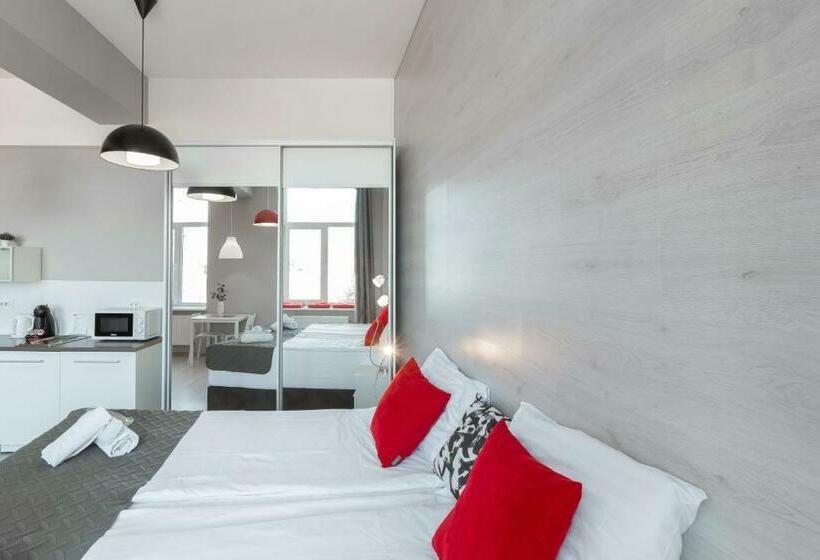 استودیوی استاندارد, Stories Hub