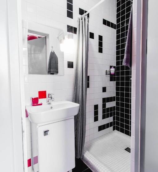 استودیوی استاندارد, Stories Hub