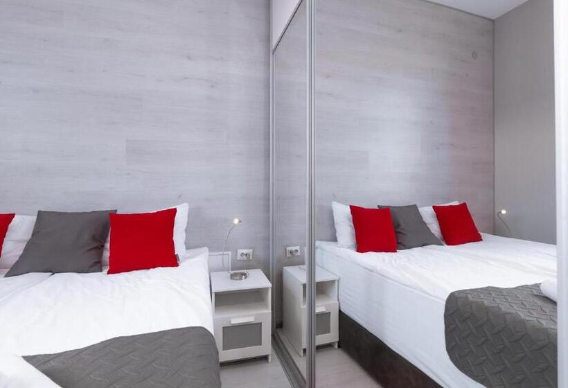 استودیوی استاندارد, Stories Hub