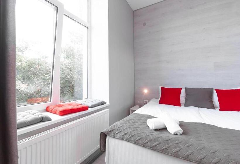 استودیوی استاندارد, Stories Hub