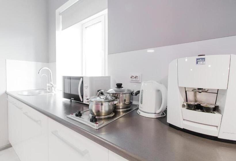 آپارتمان سوپریور 1 خوابه, Stories Hub