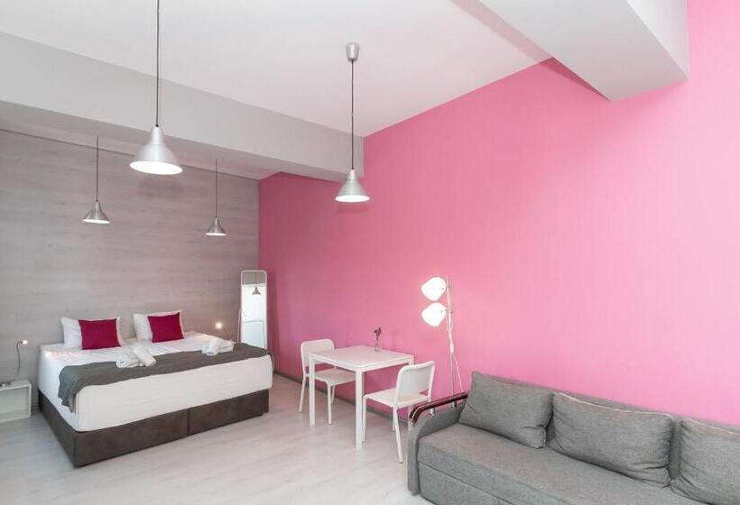 آپارتمان سوپریور 1 خوابه, Stories Hub