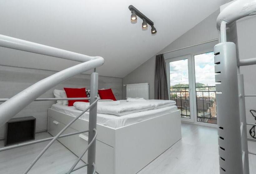 آپارتمان دوبلکس 1 خوابه, Stories Hub