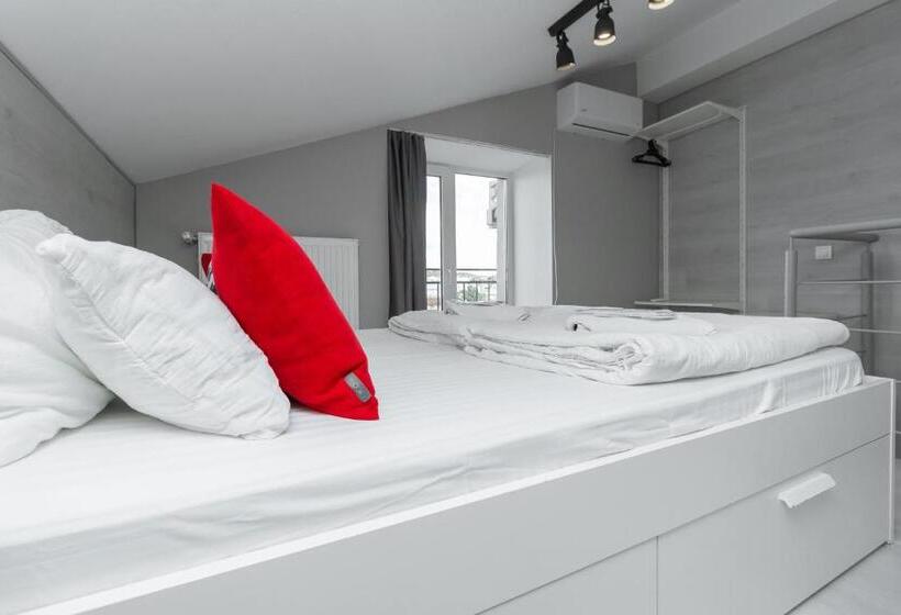 آپارتمان دوبلکس 1 خوابه, Stories Hub