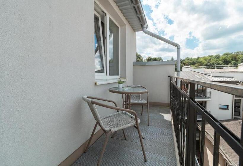 آپارتمان 1 خوابه با بالکن, Stories Hub