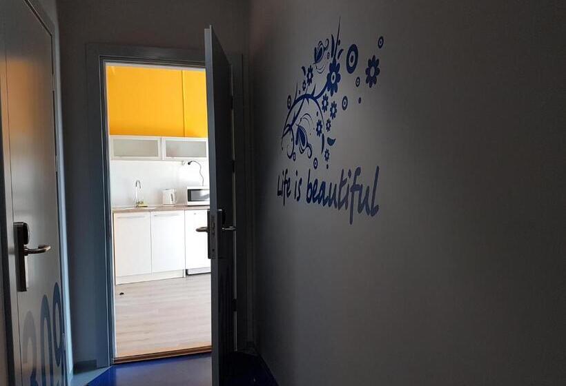 آپارتمان 1 خوابه, Stories Hub