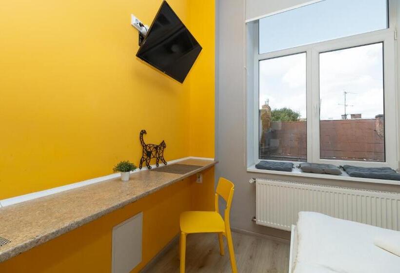 آپارتمان 1 خوابه, Stories Hub