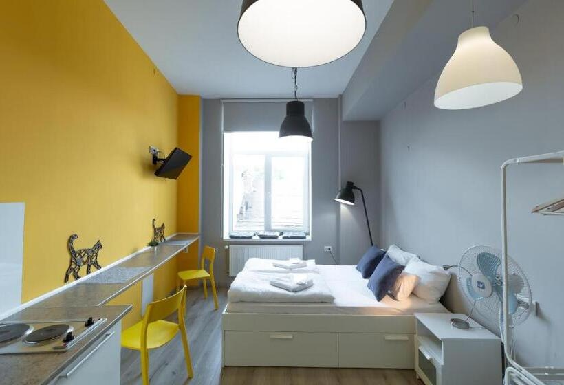 آپارتمان 1 خوابه, Stories Hub