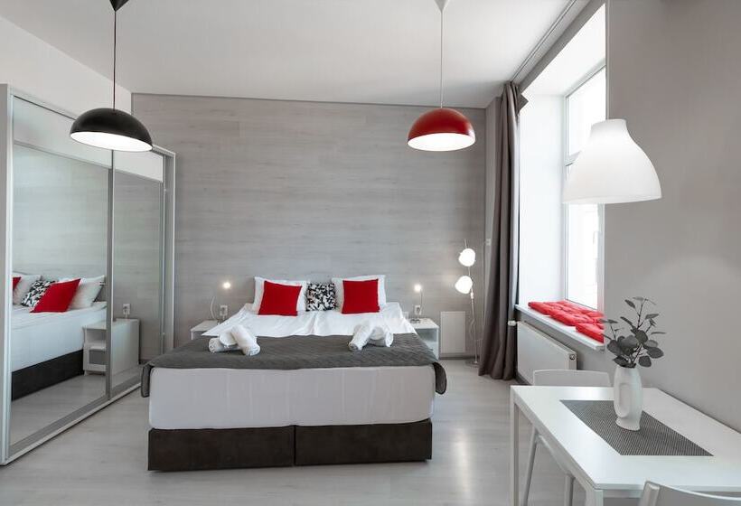 آپارتمان 1 خوابه اینتریور, Stories Hub