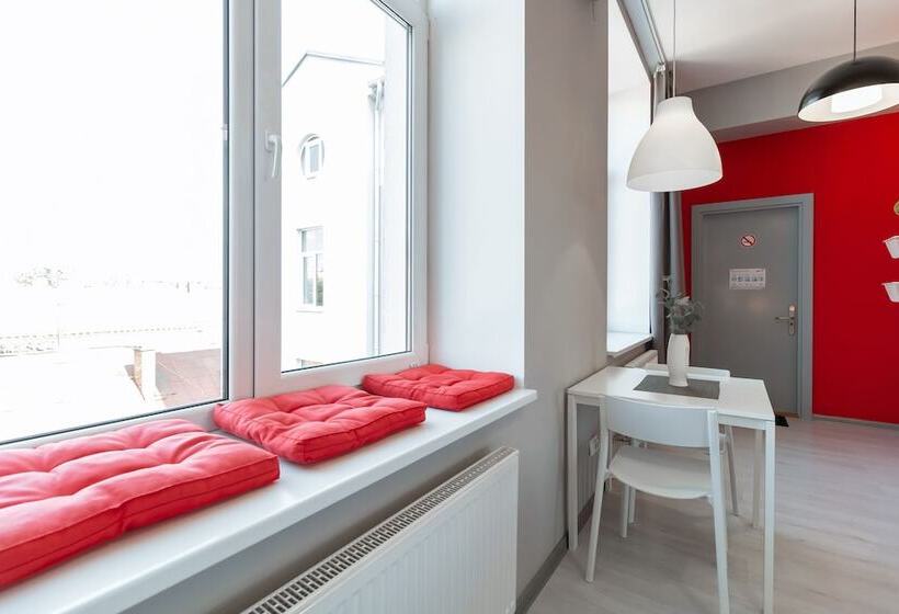 آپارتمان 1 خوابه اینتریور, Stories Hub