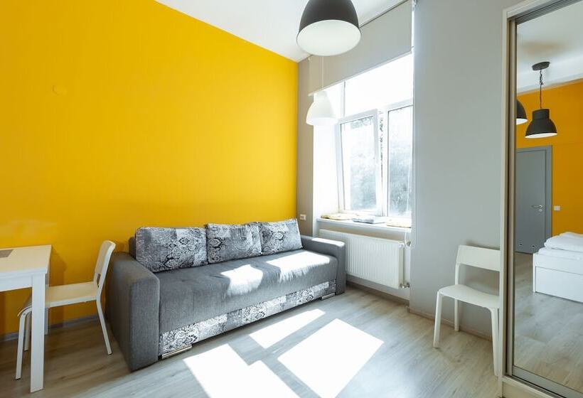 آپارتمان سوپریور 1 خوابه, Stories Hub