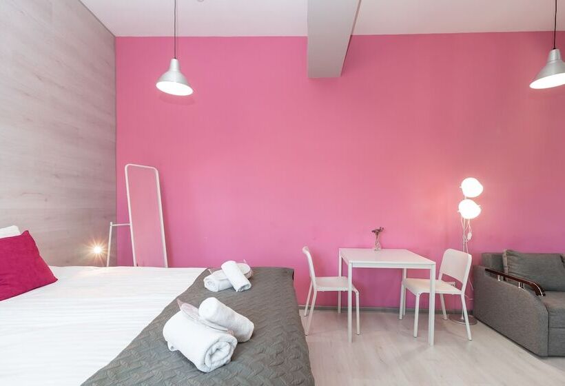 آپارتمان سوپریور 1 خوابه, Stories Hub