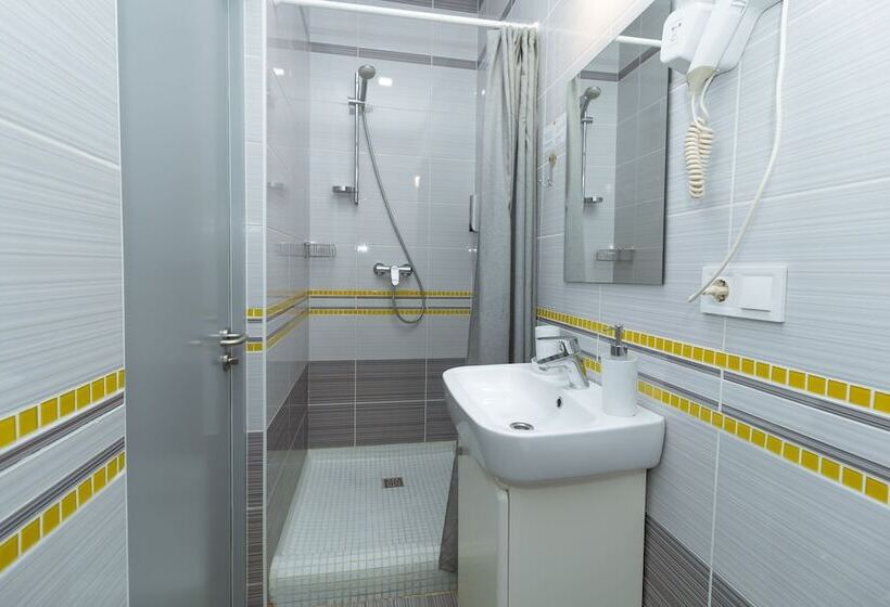 آپارتمان سوپریور 1 خوابه, Stories Hub