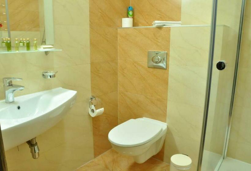 استودیوی استاندارد, Arthotel Mini