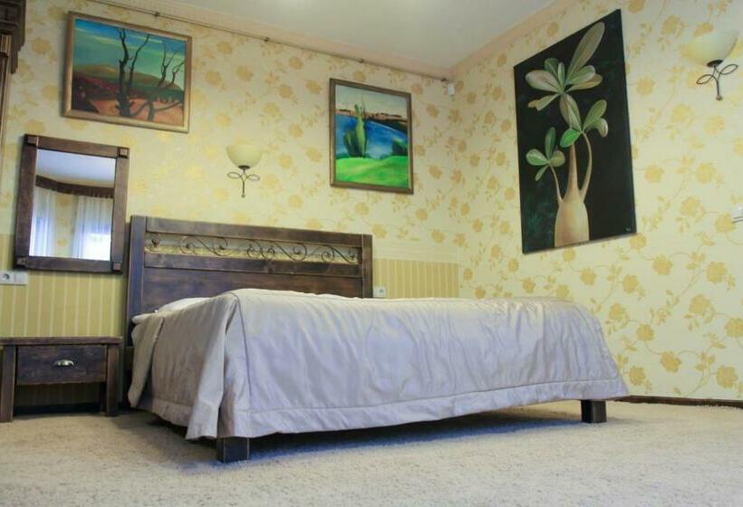 استودیوی استاندارد, Arthotel Mini