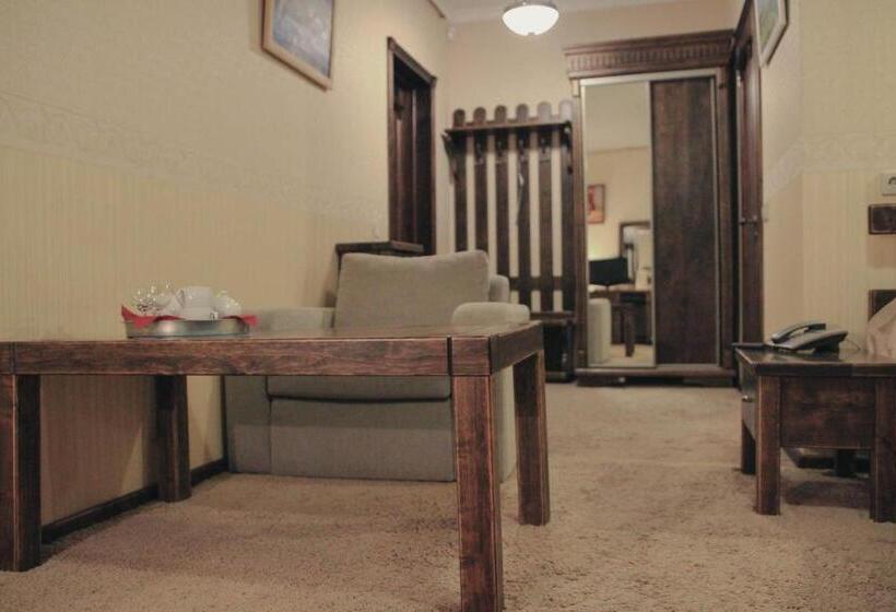 سوییت جونیور سوپریور, Arthotel Mini