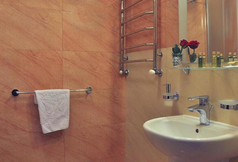 سوییت جونیور, Arthotel Mini