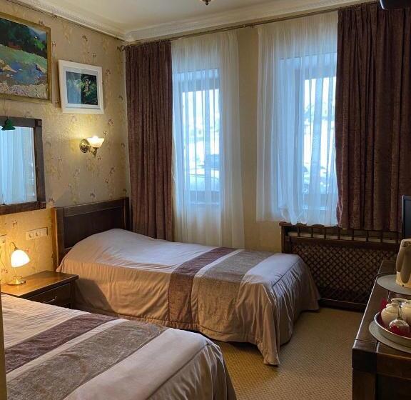 سوییت جونیور, Arthotel Mini