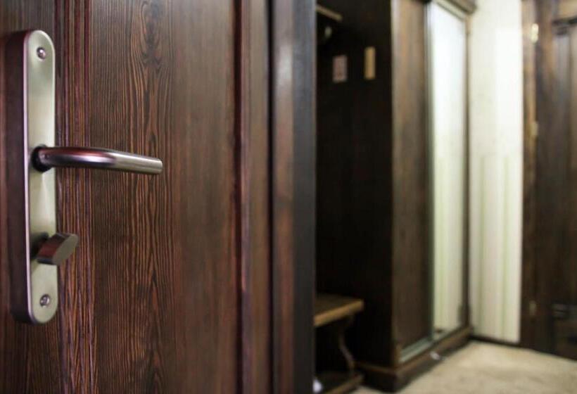 سوییت جونیور سوپریور, Arthotel Mini