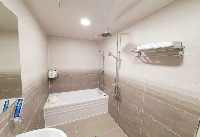 اتاق استاندارد, Hill Motel