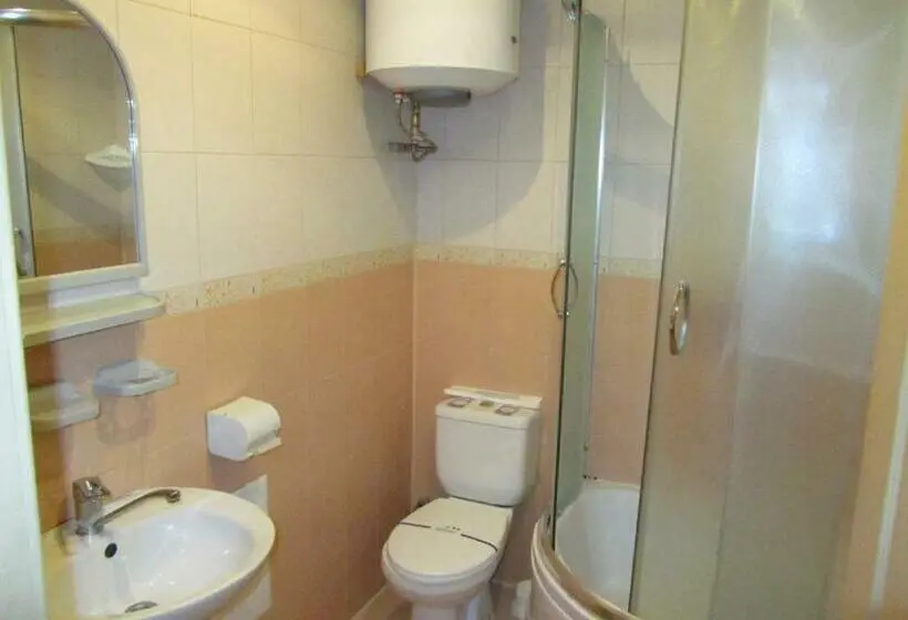 Standardzimmer Geteiltes Bad, Almaz